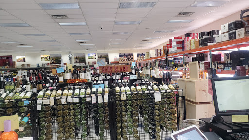 Liquor Store «Ives Road Wine & Spirits», reviews and photos, 20 Ives Rd # 103A, Wallingford, CT 06492, USA