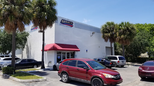 Auto Body Shop «Maaco Collision Repair & Auto Painting», reviews and photos, 1825 Powerline Rd, Deerfield Beach, FL 33442, USA