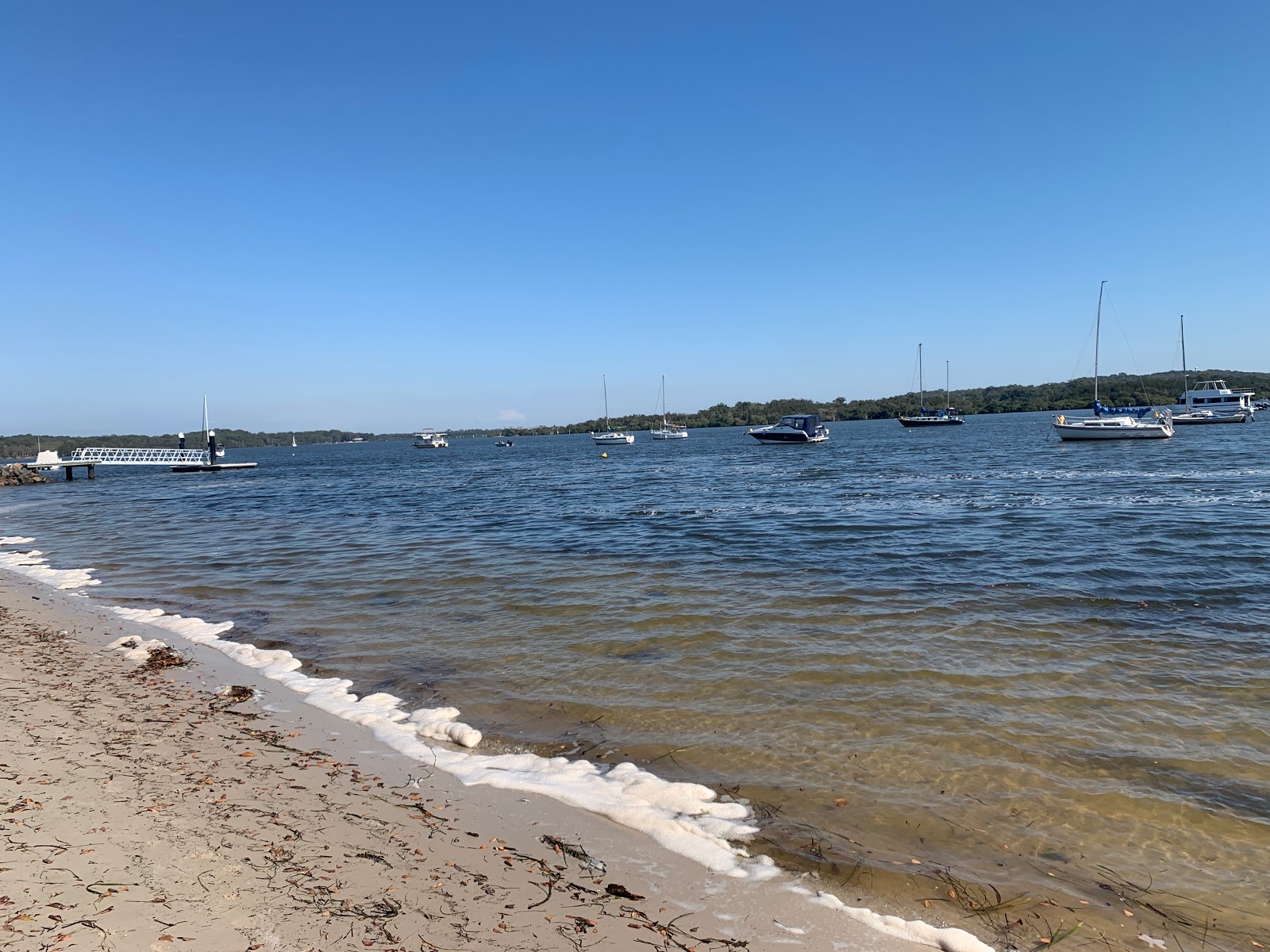 Photo de Taylors Beach avec rivage droit, long