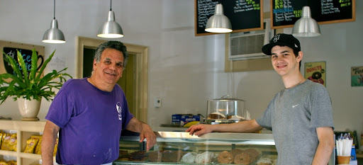 Donut Shop «Uncle Leo’s Not Just Coffee & Donuts», reviews and photos, 19 Main St, Redding, CT 06896, USA