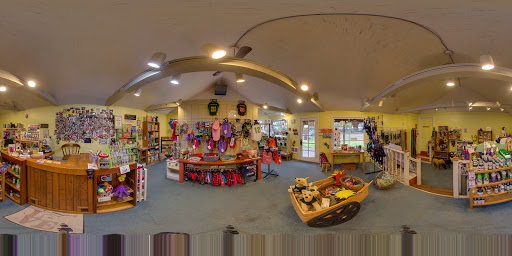Pet Supply Store «Puppy Love By the Sea», reviews and photos, 271 N Hemlock St, Cannon Beach, OR 97110, USA
