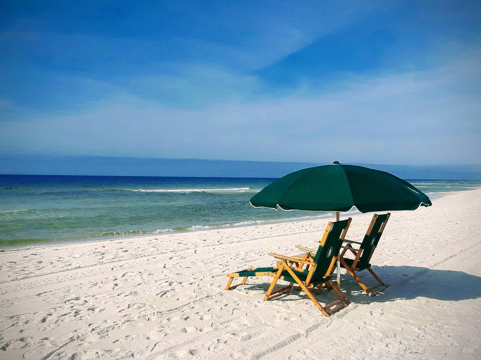 Rosemary Beach的照片 带有碧绿色纯水表面