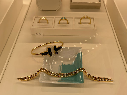 Jewelry Store «Tiffany & Co.», reviews and photos, 342 San Lorenzo Ave, Coral Gables, FL 33146, USA