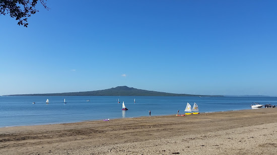 Narrow Neck Beach