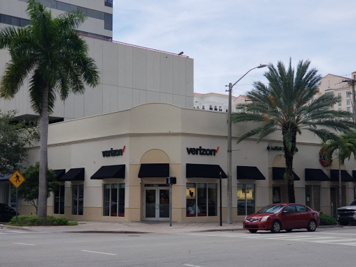 Cell Phone Store «Verizon», reviews and photos, 2201 Ponce De Leon Blvd, Coral Gables, FL 33134, USA