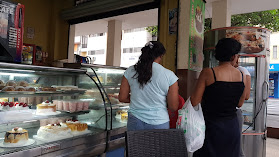 Pasteleria Y Cafeteria EL CUBANO