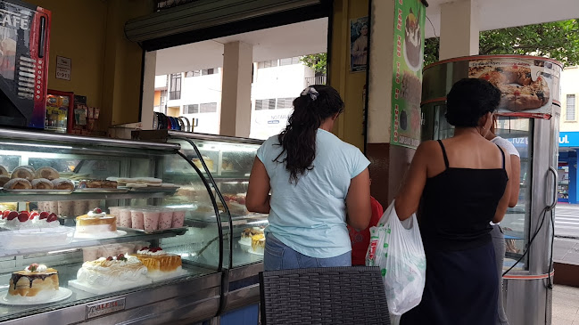 Pasteleria Y Cafeteria EL CUBANO