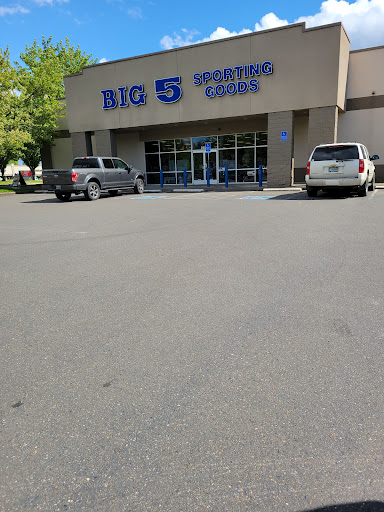 Sporting Goods Store «Big 5 Sporting Goods - McMinnville», reviews and photos, 2525 OR-99W, McMinnville, OR 97128, USA