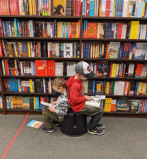 Book Store «Barnes & Noble Booksellers Maple Grove», reviews and photos, 8040 Wedgewood Ln N, Maple Grove, MN 55369, USA