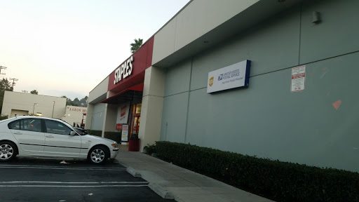 Staples image