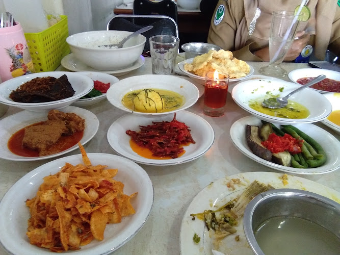 15 Restoran Padang Terbaik di Indonesia yang Wajib Dicoba