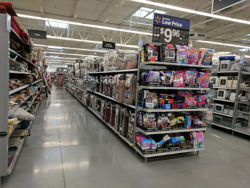 Discount Store «Walmart», reviews and photos, 6501 Veterans Memorial Pkwy, Crestwood, KY 40014, USA