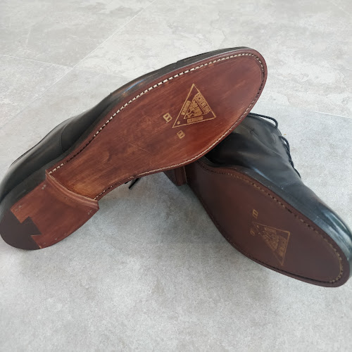 Reviews of Hobsons Shoe repairs/leather goods in Derby - Shoe store