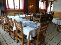 Atmosphère du Restaurant français Auberge du Marmiton à Dingy-Saint-Clair - n°5