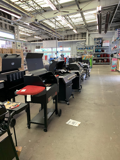 Tire Shop «Walmart Tires & Auto Parts», reviews and photos, 2020 Bashford Manor Ln, Louisville, KY 40218, USA