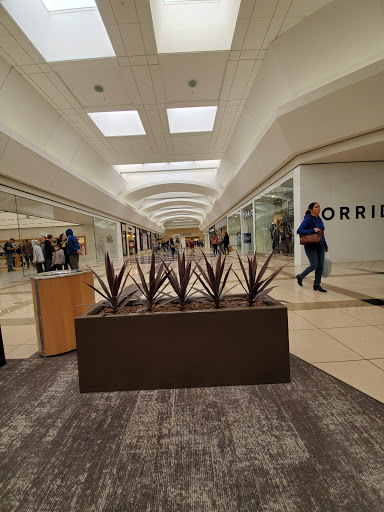 Shopping Mall «Woodland Mall», reviews and photos, 3195 28th St SE, Grand Rapids, MI 49512, USA