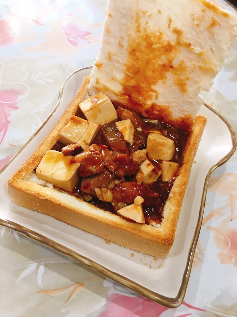 醬厚呷官財板 的照片