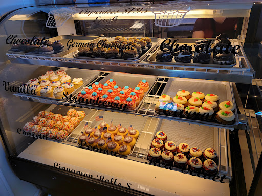 Bakery «Mulberries Cake Shop», reviews and photos, 2027 E Colfax Ave, Denver, CO 80206, USA