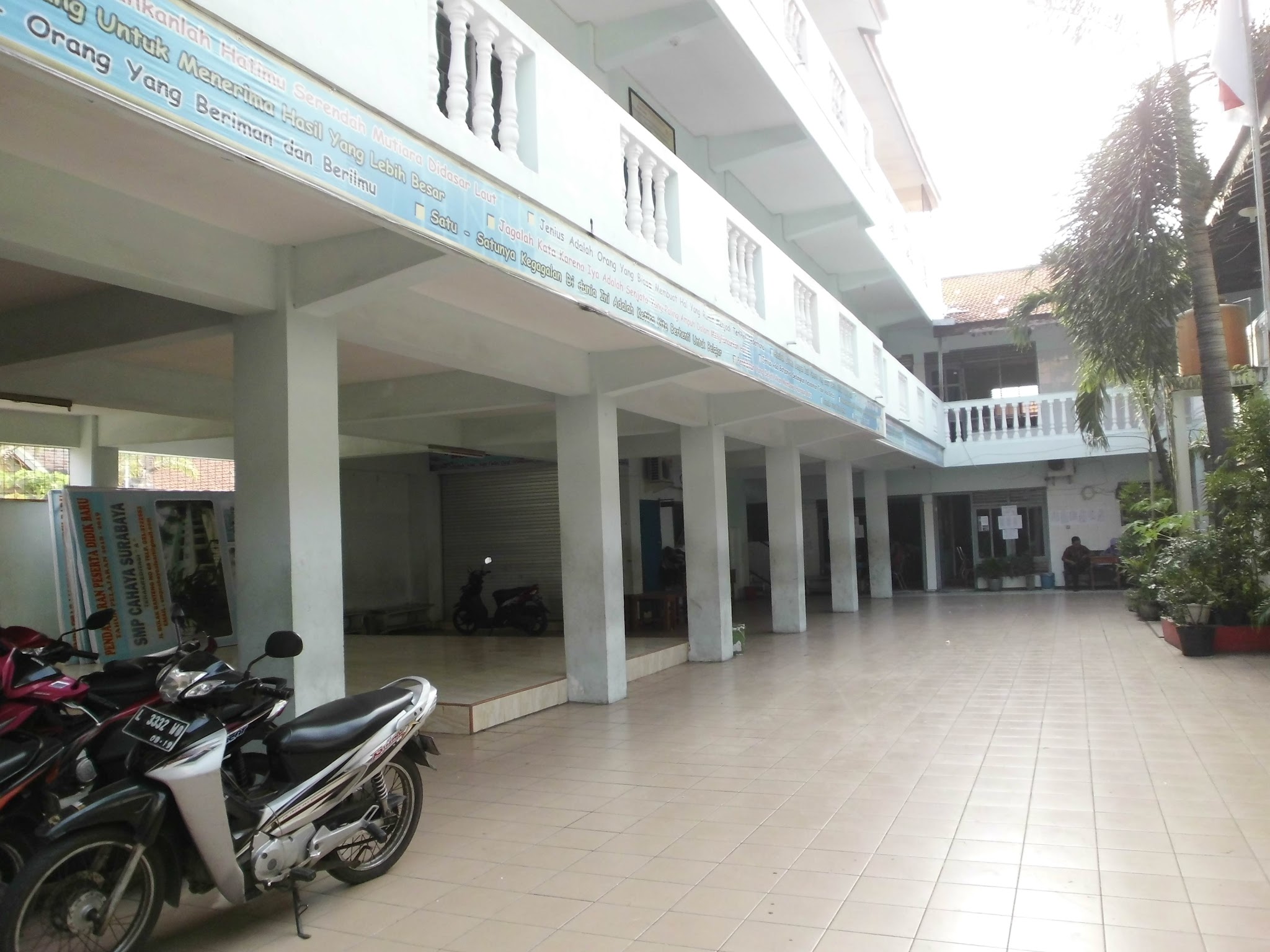 Foto SMP  Cahaya, Kota Surabaya