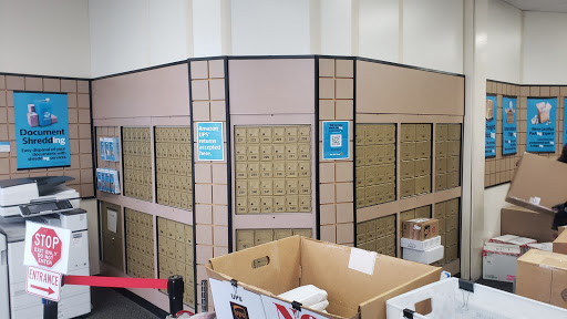 Shipping and Mailing Service «The UPS Store», reviews and photos, 3500 Vicksburg Ln N, Plymouth, MN 55447, USA