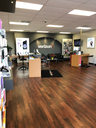 Cell Phone Store «TCC, Verizon Authorized Retailer», reviews and photos, 3860 Tampa Rd, Oldsmar, FL 34677, USA