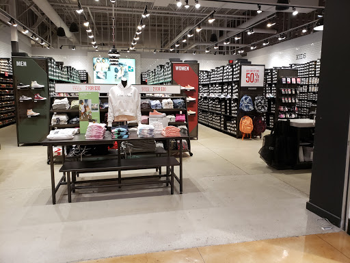 Clothing Store «Nike Factory Store», reviews and photos, 4760 Baldwin Rd M125, Auburn Hills, MI 48326, USA