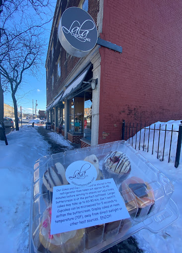 Wedding Bakery «LaLa Custom Cake», reviews and photos, 15301 Madison Ave, Lakewood, OH 44107, USA