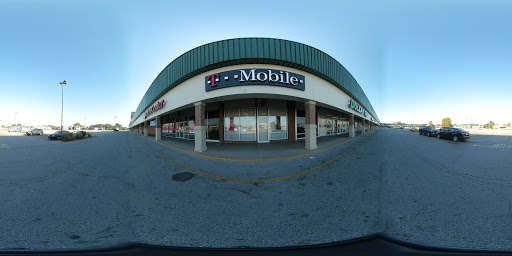 Cell Phone Store «T-Mobile», reviews and photos, 6800 Dixie Hwy, Louisville, KY 40258, USA