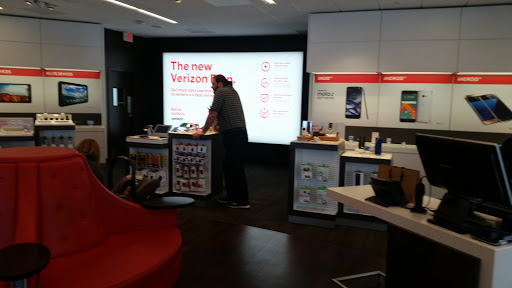 Cell Phone Store «Verizon», reviews and photos, 2780 NW 188th Ave, Hillsboro, OR 97124, USA