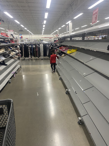 Clothing Store «Burlington Coat Factory», reviews and photos, 3475 Westdale Dr SW, Cedar Rapids, IA 52404, USA