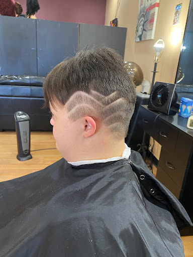 Beauty Salon «8 Cuts Hair Salon», reviews and photos, 159 S Telegraph Rd, Pontiac, MI 48341, USA