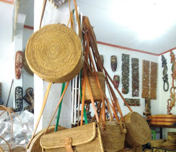 Sayang-Sayang Art Market photo