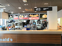 Atmosphère du Restaurant servant le petit-déjeuner McDonald's.Menilmontant à Paris - n°2