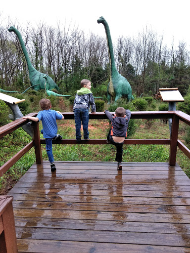 Amusement Center «Dinosaur World», reviews and photos, 711 Mammoth Cave Rd, Cave City, KY 42127, USA