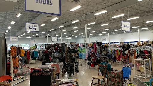 Thrift Store «Goodwill Retail Store of Florissant», reviews and photos, 472 Lindbergh Blvd, Florissant, MO 63031, USA