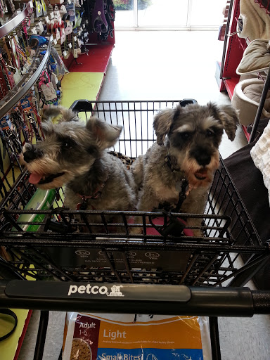 Pet Supply Store «Petco Animal Supplies», reviews and photos, 7215 170th Ave NE #115, Redmond, WA 98052, USA