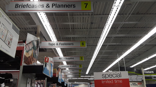 Office Supply Store «Staples», reviews and photos, 43313 Woodward Ave, Bloomfield Hills, MI 48302, USA