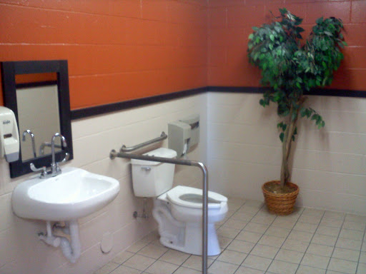 Truck Rental Agency «U-Haul Moving & Storage at Rte 295», reviews and photos, 411 Marginal Way, Portland, ME 04101, USA