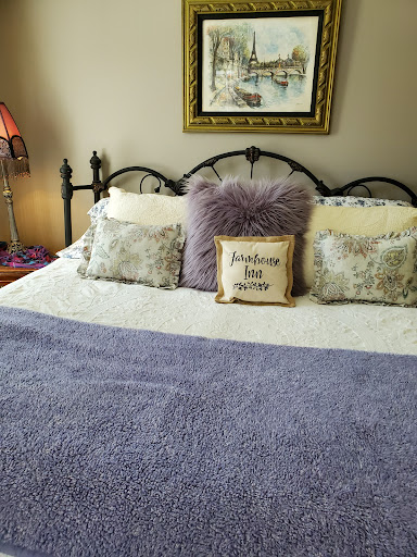 Lodge «The Farmhouse Inn», reviews and photos, 108 W Swan St, Centerville, TN 37033, USA