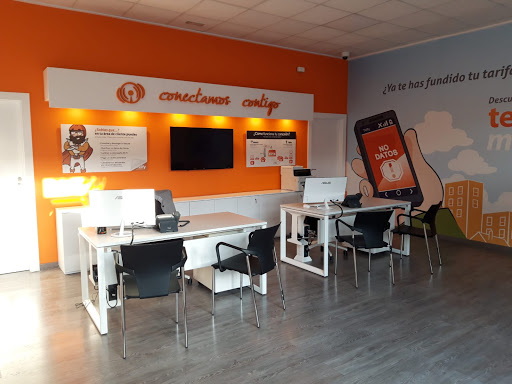 Telfy Cox en Cox, Alicante