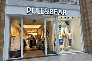 Pull & Bear image