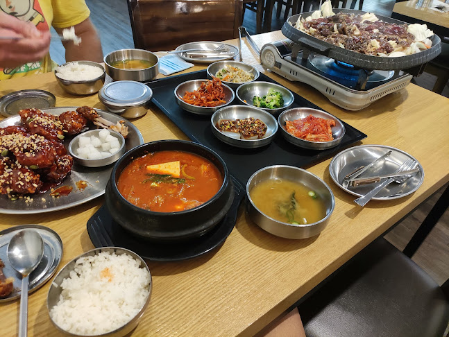 Gogi Jip Korean BBQ Restaurant - Restaurant