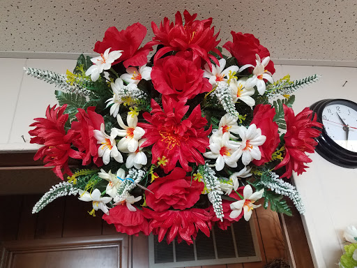 Florist «Olney Greenhouses & Flower Shop», reviews and photos, 1205 S West St, Olney, IL 62450, USA