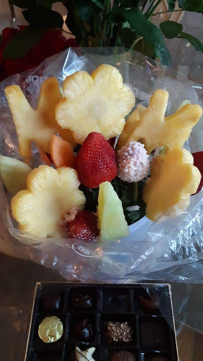 Gift Shop «Edible Arrangements», reviews and photos, 620 Congaree Rd, Greenville, SC 29607, USA