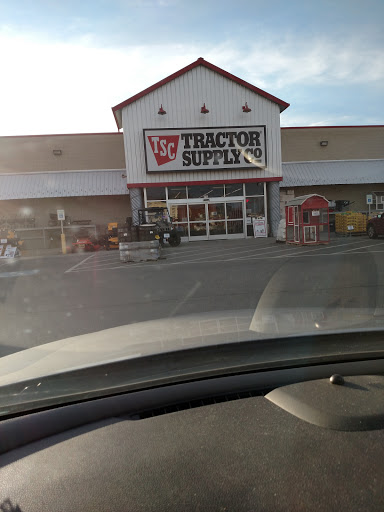 Home Improvement Store «Tractor Supply Co.», reviews and photos, 716 Mohawk St, Herkimer, NY 13350, USA