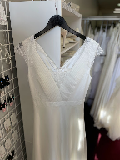 Bridal Shop «SGE Bridal Boutique», reviews and photos, 1020 N Hamilton Rd, Gahanna, OH 43230, USA