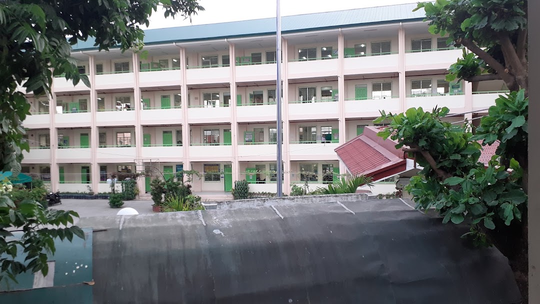 Las Piñas East National High School