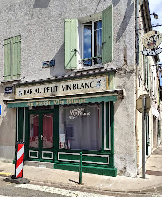 Au petit vin blanc à Sens