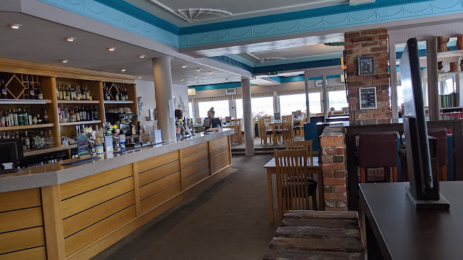 Seashells Lounge Bar & Restaurant - Restaurant
