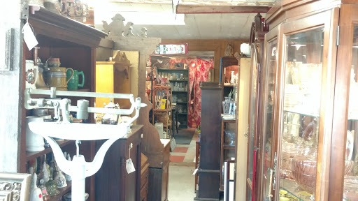 Used Furniture Store «Buried Treasures», reviews and photos, 1611 Fairview Blvd, Fairview, TN 37062, USA